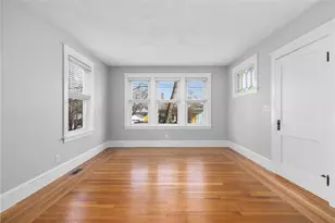 92 Colonial Rd, Providence, RI 02906 - Photo 2