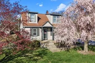 18 Sprague Ct, Portsmouth, RI 02871 - Photo 2