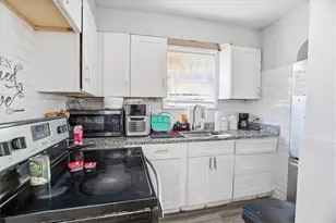 147 Warrington St, Providence, RI 02907 - Photo 10
