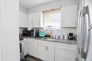 147 Warrington St, Providence, RI 02907 - Photo 12