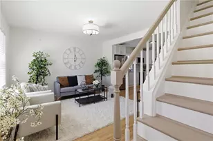 35 Myra St, Providence, RI 02909 - Photo 18