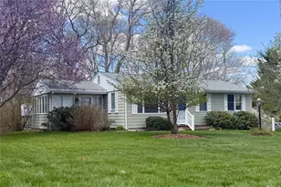5 Sunnyside Dr, Westerly, RI 02891 - Photo 2