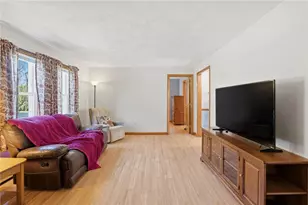 1 Roslyn Ave, Bristol, RI 02809 - Photo 6