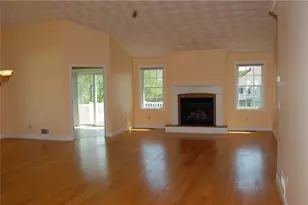 8 Sweet Corn Dr, Cranston, RI 02921 - Photo 4