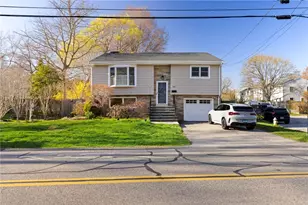 132 Ruggles Ave, Newport, RI 02840 - Photo 1