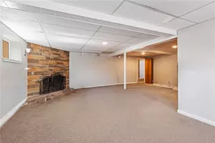 132 Ruggles Ave, Newport, RI 02840 - Photo 20