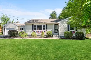 40 Heroux Blvd, Cumberland, RI 02864 - Photo 2