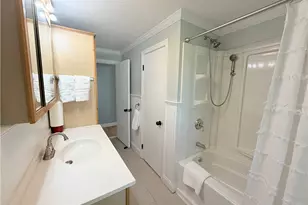 40 Heroux Blvd, Cumberland, RI 02864 - Photo 14