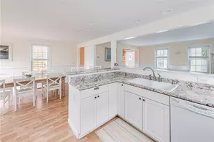 40 Holland St, Newport, RI 02840 - Photo 8