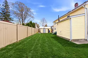 40 Jackson Ave, East Providence, RI 02915 - Photo 6