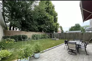 113 Bartlett Ave, Cranston, RI 02905 - Photo 4