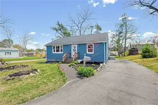 18 Adelaide Ave, Smithfield, RI 02917 - Photo 2