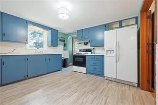18 Adelaide Ave, Smithfield, RI 02917 - Photo 8