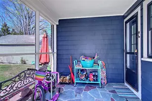 250 Butler Ave, Providence, RI 02906 - Photo 24