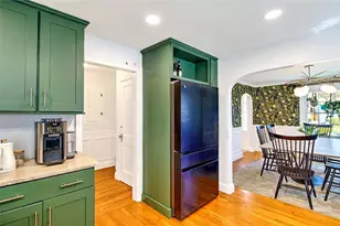 250 Butler Ave, Providence, RI 02906 - Photo 10