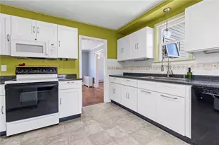 105 Shirley Blvd, Cranston, RI 02910 - Photo 14