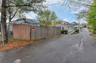 134 Glenbridge Ave, Providence, RI 02909 - Photo 6