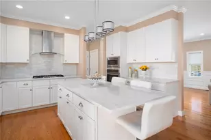 14 Dover Ave, Lincoln, RI 02865 - Photo 2