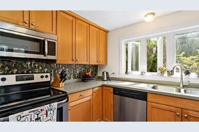 110 Phillips Road, East Greenwich, RI 02818 - Photo 14