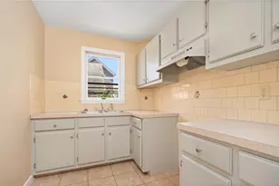 34 Hancock St, Pawtucket, RI 02860 - Photo 6