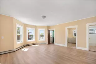 34 Hancock St, Pawtucket, RI 02860 - Photo 2