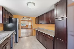 221 Curran Rd, Cumberland, RI 02864 - Photo 4