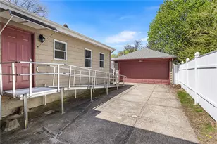 53 Cathedral Ave, Providence, RI 02908 - Photo 32