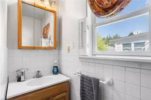 53 Cathedral Ave, Providence, RI 02908 - Photo 28