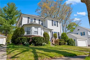 31 Elmcrest Ave, Providence, RI 02908 - Photo 2