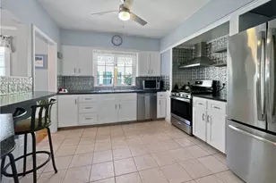 31 Elmcrest Ave, Providence, RI 02908 - Photo 8