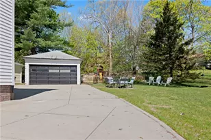 31 Elmcrest Ave, Providence, RI 02908 - Photo 4