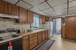 86 Fall St, Woonsocket, RI 02895 - Photo 10