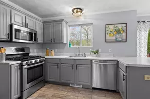 44 Orchard Valley Dr, Cranston, RI 02921 - Photo 12