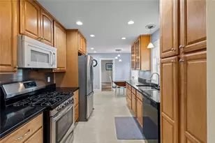20 Bassett Ave, Warwick, RI 02889 - Photo 18