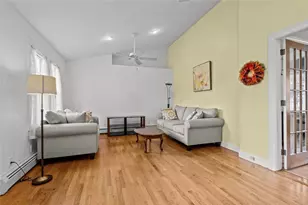 20 Bassett Ave, Warwick, RI 02889 - Photo 12