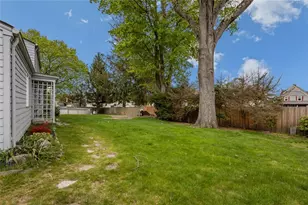 20 Bassett Ave, Warwick, RI 02889 - Photo 6