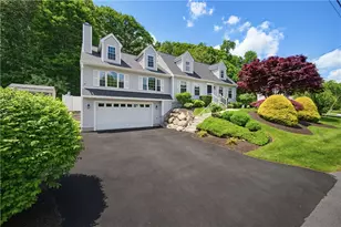19 Oak Hill Dr, Johnston, RI 02919 - Photo 2