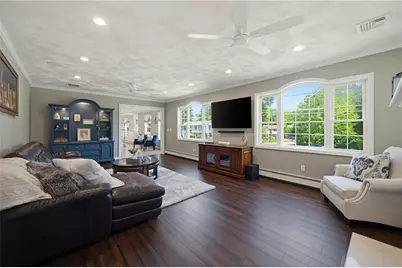 19 Oak Hill Drive, Johnston, RI 02919 - Photo 10