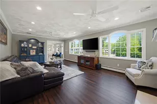 19 Oak Hill Dr, Johnston, RI 02919 - Photo 10