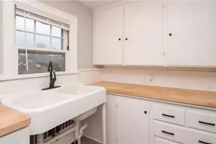 118 Ruggles Ave, Newport, RI 02840 - Photo 14