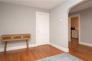 118 Ruggles Ave, Newport, RI 02840 - Photo 6
