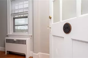 118 Ruggles Ave, Newport, RI 02840 - Photo 2