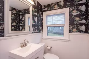 118 Ruggles Ave, Newport, RI 02840 - Photo 18