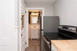 118 Ruggles Ave, Newport, RI 02840 - Photo 16