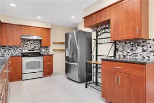41 Elmway St, Providence, RI 02906 - Photo 12