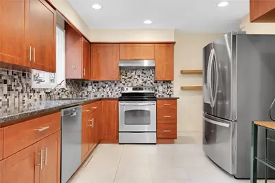 41 Elmway Street, Providence, RI 02906 - Photo 10