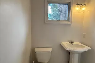 16 Cummings Rd, Newport, RI 02840 - Photo 14