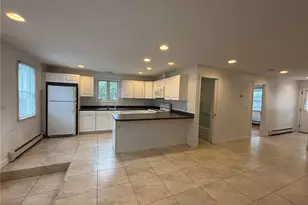 16 Cummings Rd, Newport, RI 02840 - Photo 10