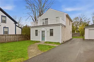 16 Cummings Rd, Newport, RI 02840 - Photo 2