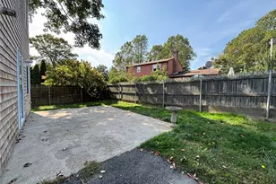 16 Cummings Rd, Newport, RI 02840 - Photo 8